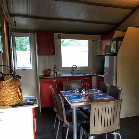 Chalet 6 Personen - Chalet „Samoa Confort“, 46 m² – 3 Schlafzimmer, 4 Erwachsene, 2 Kinder + Klimaanlage + TV – halbüberdachte Terrasse, 19 m², für 1–6 Personen