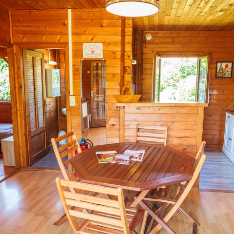 Chalet 5 personen - 2 slaapkamers met airconditioning CONFORT PLUS - 35 m2 + overdekt terras van 14 m2