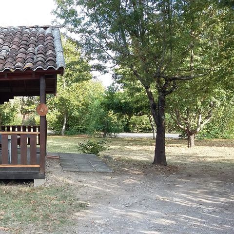 CHALET 4 people - CHALET PMR CONFORT - 1 bdrm - air conditioning - TV - BBQ - Household* - 35m2 + 14m2 covered terrace