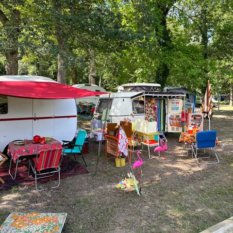 Pitch - Pitch and 1/ 2 people + 1 tent or caravan and one vehicle or camper van.