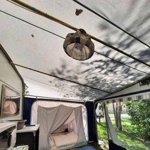 CARAVANE 2 personnes - (Sans sanitaires)