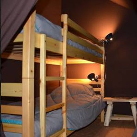TIENDA DE LONA Y MADERA 7 personas - Albergue Crusoe