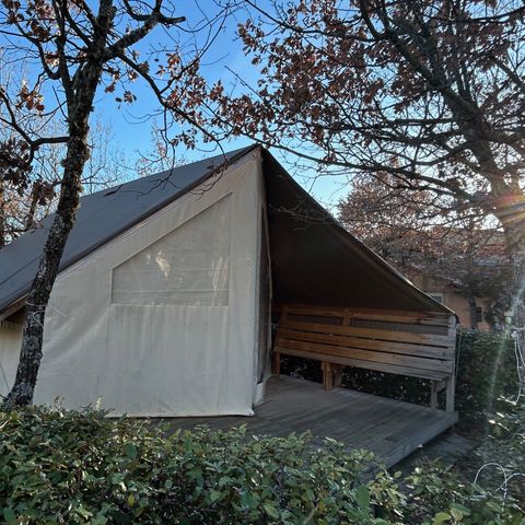 Zelt 4 Personen - möblierte Junior Standard 17m² (2 Schlafzimmer) ohne Sanitäranlagen