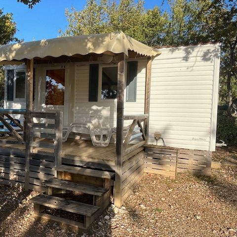 Stacaravan 4 personen - Standaard 21m² (2 slaapkamers) + 8m² overdekt terras