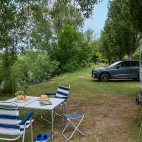 Kampeerplaats - Locatie ** Rivierzicht