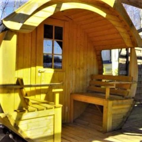 HÉBERGEMENT INSOLITE 4 personnes - Tonneau 4 personnes (2 adultes + 2 enfants) SANS SANITAIRE - Celia