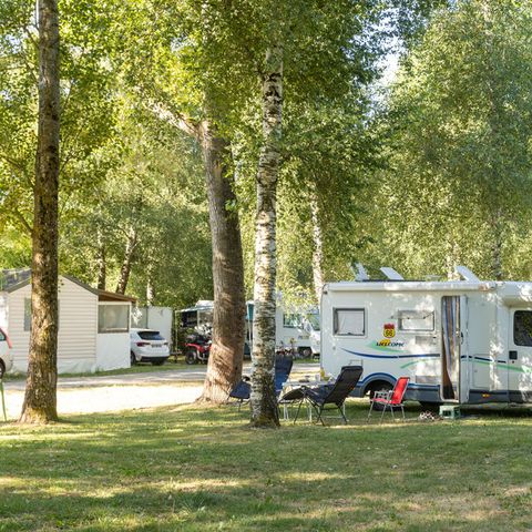Kampeerplaats - Celia - Comfort standplaats - 80m² Pakket