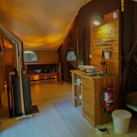 Tent 4 persons - Canadian with wood stove