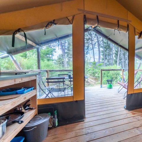 Tente en toile et en bois 5 personnes - Baroudeur (sans salle de bain privative)