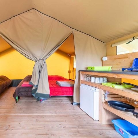 Canvas and wooden tent 4 persons - Baroudeur (without private bathroom)