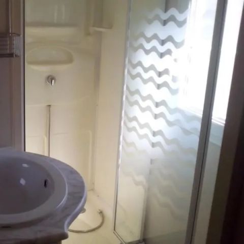 Mobilheim 8 Personen - Mobil Home Aqua 3 Zimmer 6/8 Personen Halbüberdachte Terrasse