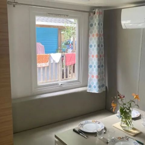 Mobilheim 4 personen - Mobil Home Aqua 2 Zimmer 4 Personen Halbüberdachte Terrasse