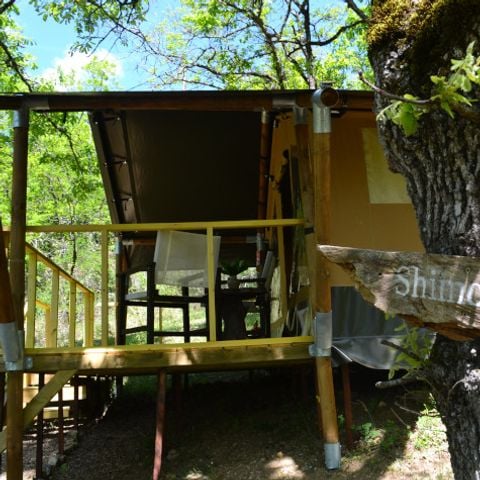 Tente en toile et en bois 3 personnes - Shimoni - 16 m² + terrasse 12 m²