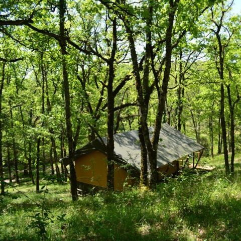 Tente en toile et en bois 3 personnes - Shimoni - 16 m² + terrasse 12 m²