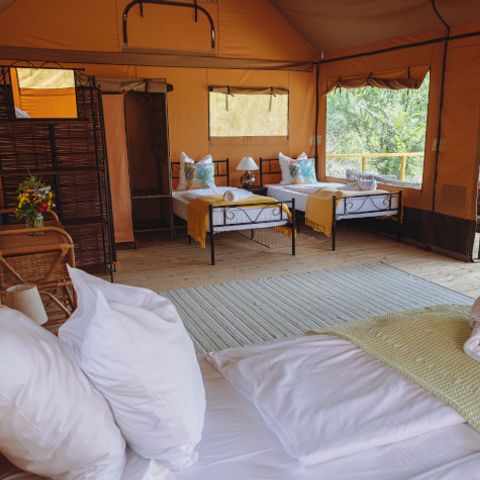 Tente en toile et en bois 6 personnes - Lodge Maasai Mara - 31 m² + 12.5 m² + terrasse 23 m²