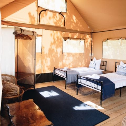 Tente en toile et en bois 7 personnes - Lodge Samburu - 31 m² + 12.5 m² + terrasse 23 m²