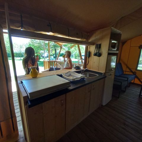 TIENDA DE LONA Y MADERA 6 personas - Albergue