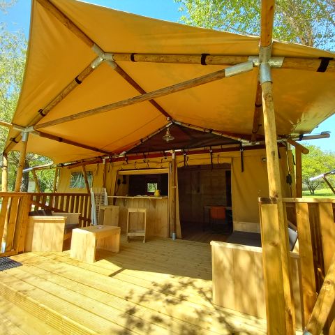 TIENDA DE LONA Y MADERA 6 personas - Albergue