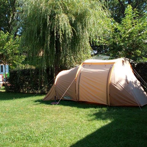 PARCELA - Tienda, Caravana