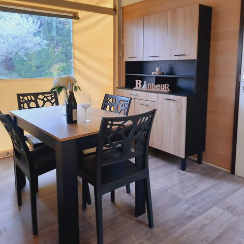 MOBILHOME 5 personnes - Essentiel