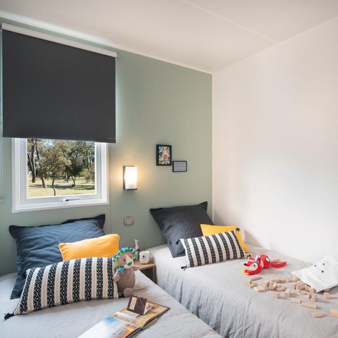 Mobilheim 5 personen - Cottage Premium 2 Zimmer mit überdachter Terrasse + Klimaanlage + TV + Geschirrspüler