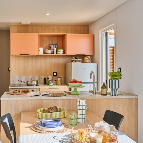 Mobilheim 6 personen - NEW // Cottage Premium 3 Zimmer - 2 Badezimmer + 2 WC + Halbüberdachte Terrasse + Klimaanlage + TV