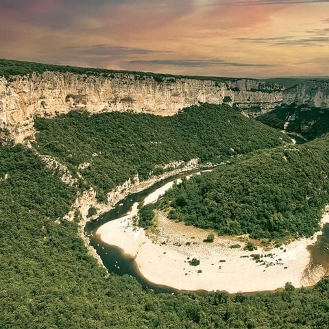 EMPLACEMENT - Emplacement + 1 voiture + tente, caravane ou camping-car