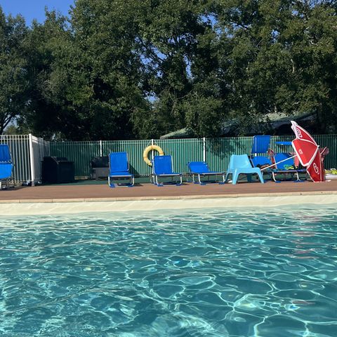 STAANPLAATS - Standplaats + 1 auto + tent, caravan of camper