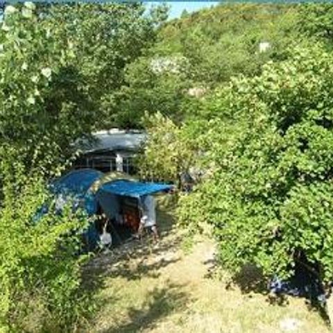 EMPLACEMENT - Emplacement : voiture + tente + 1 remorque / caravane ou camping-car