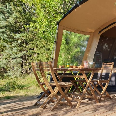 Tente en toile et en bois 4 personnes - Tente prêt à camper 28 m² - terrasse semi-couverte - sans sanitaire