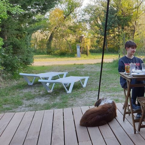 Tente en toile et en bois 4 personnes - Tente prêt à camper 28 m² - terrasse semi-couverte - sans sanitaire