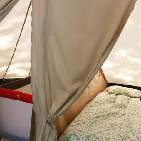 Tent 6 persons - Equipped with Waard without sanitary facilities