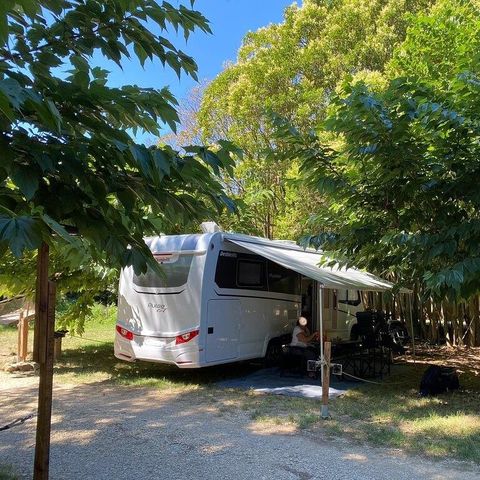 Pitch - Pitch + 1 car + tent or caravan or motor home + 10A electricity