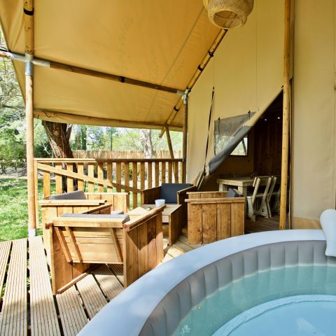 Lodge 6 persons - Lodge Rivière 30m² + 15m² mezzanine - 2 bedrooms - private spa - kitchen - shower room