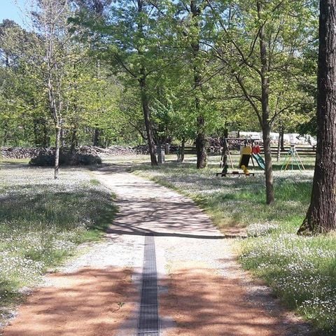 PIAZZOLA - Piazzola + 1 auto + tenda, roulotte o camper