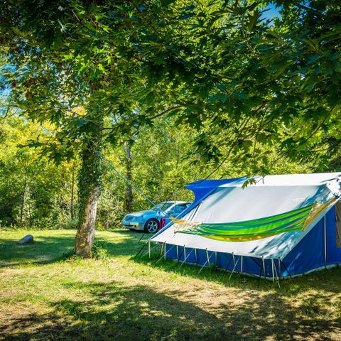 PARZELLE - Pauschale Ready to Camp: ausgestattetes Zelt mit Strom