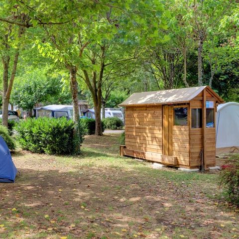 Kampeerplaats - Freecamp Original pakket: privé badkamer en kitchenette voor 2/6 personen