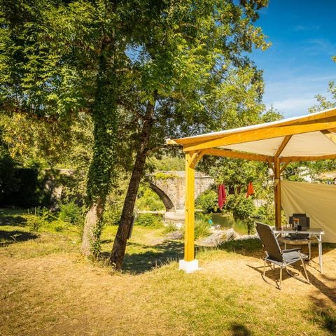 STAANPLAATS - Privilege pakket aan de oever van de Tarn 125m² - Pergola 2/6 pers