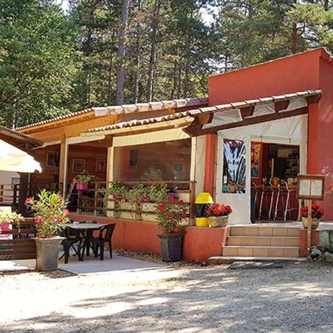 Kampeerplaats - 90-100m² schaduwrijke standplaatsen