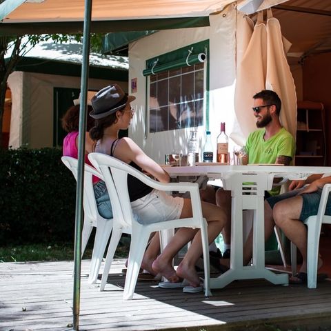TENDA IN TELA E LEGNO 5 persone - BENGALI senza servizi igienici