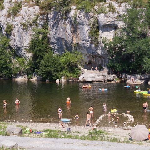 EMPLACEMENT - Forfait : Emplacement 2 personnes  + 1 voiture comprises 