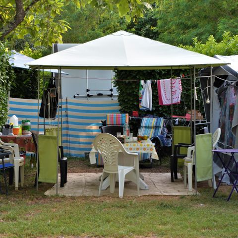 Kampeerplaats - Camping (tent + voertuig)