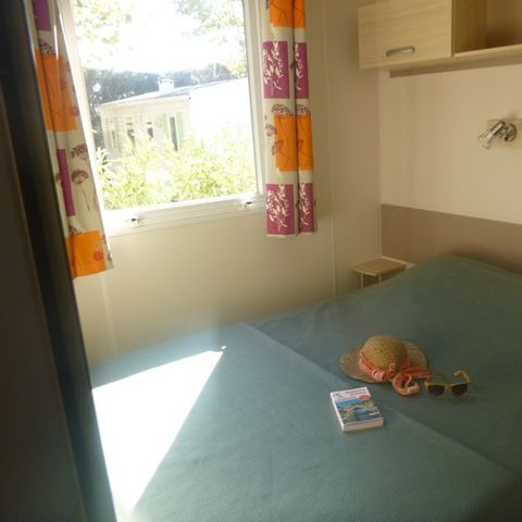 Stacaravan 4 personen - 24m² Standaard (2bed - 4pers.) + Strooihut buiten