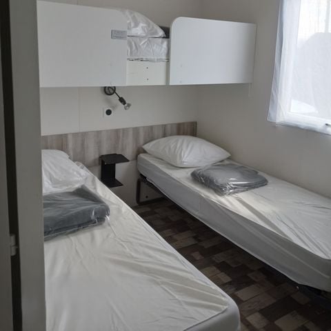 Stacaravan 7 personen - 30m² Comfort (2bed - 5/7pers.) + Airconditioning + Overdekt terras