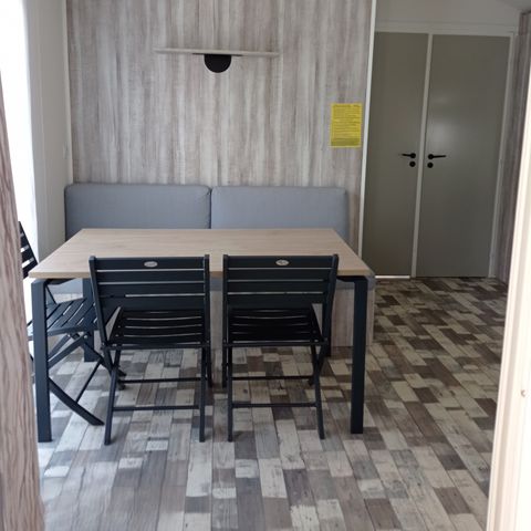 BUNGALOW 7 personnes - 30m² Confort (2ch - 5/7pers.) + Clim + Terrasse couverte - Dimanche