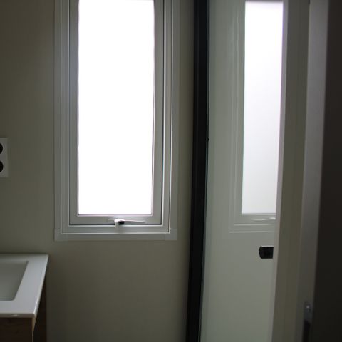 BUNGALOW 7 personnes - Family 30m² Confort (3ch - 7pers.) + Clim + Terrasse couverte