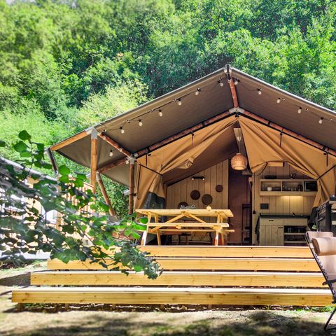 TIENDA DE LONA Y MADERA 4 personas - Tienda safari para 4 personas con instalaciones sanitarias privadas.