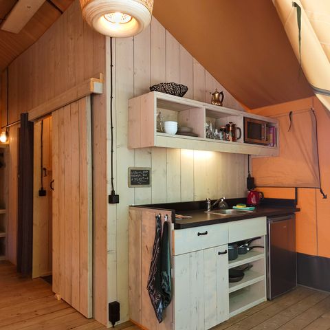 TENDA IN TELA E LEGNO 4 persone - Tenda safari, 4 persone con servizi igienici privati.