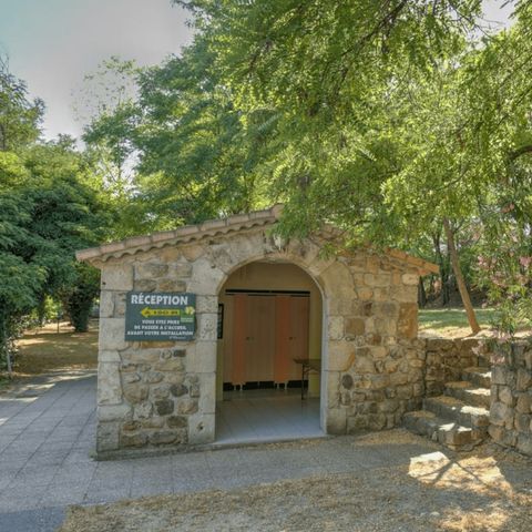 EMPLACEMENT - Emplacement nu camping