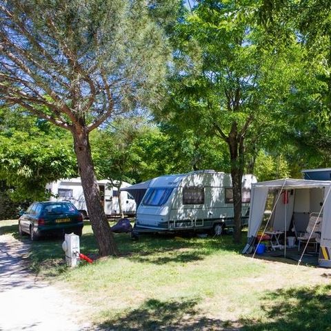 PLOT - Grand Confort Package : Pitch + electricity + water